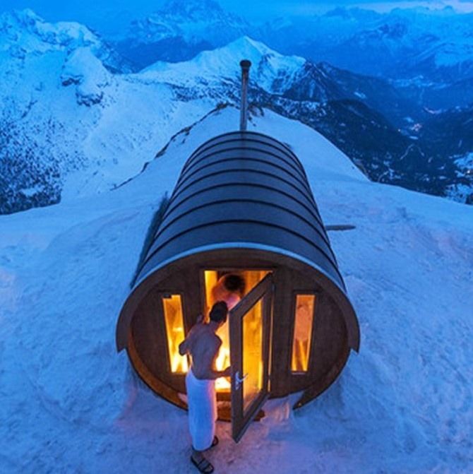 2022 Beliebte traditionelle 3-4 Personen Fass-Sauna mit Heizkammer für den Außenbereich Schöne Sauna Harvia Sauna für die Familie Kanadische Kiefer